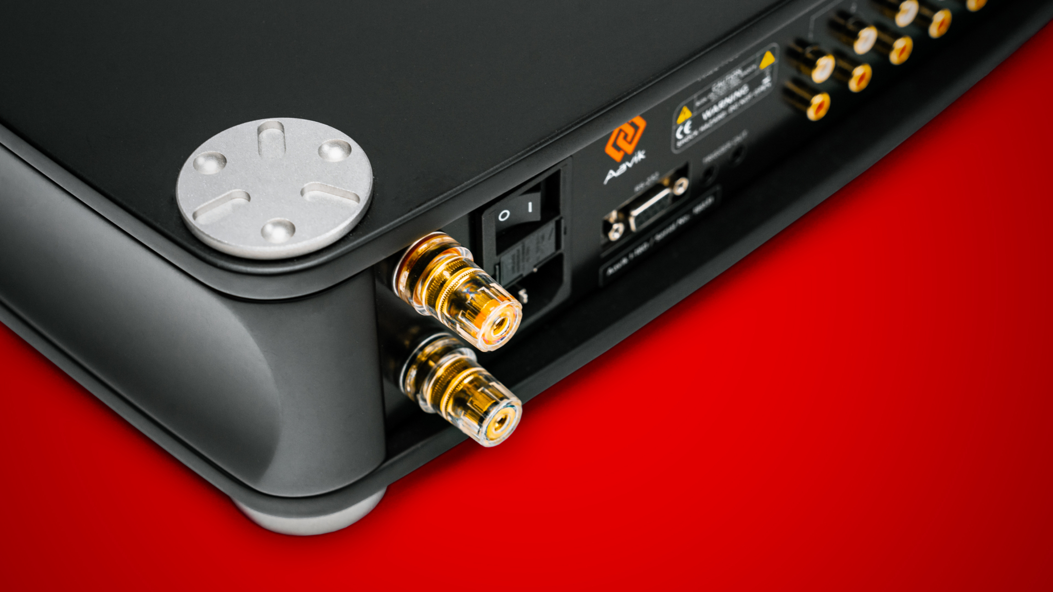 4 K AAVIK I 280 Back Left Corner Cutout