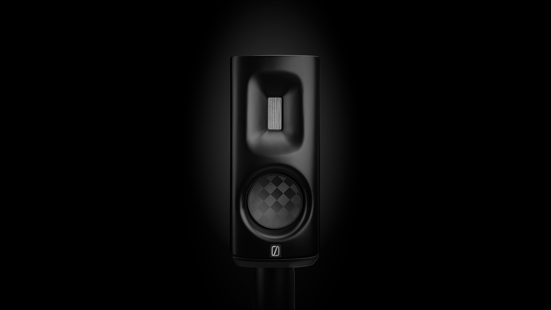 BC01 Black Speaker Front Straight DBG DESKTOP