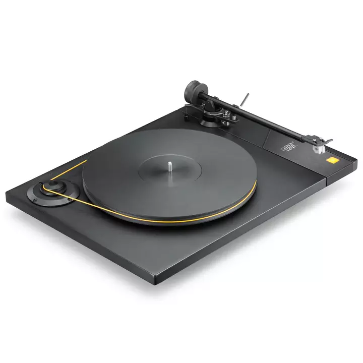 0010 Mo Fi Electronics Studio Deck Turntable Angle High Right Platter